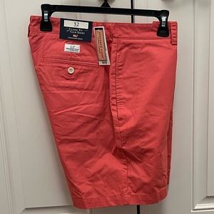 7” Classic fit Vineyard Vines Club Short. Color: Jetty Red